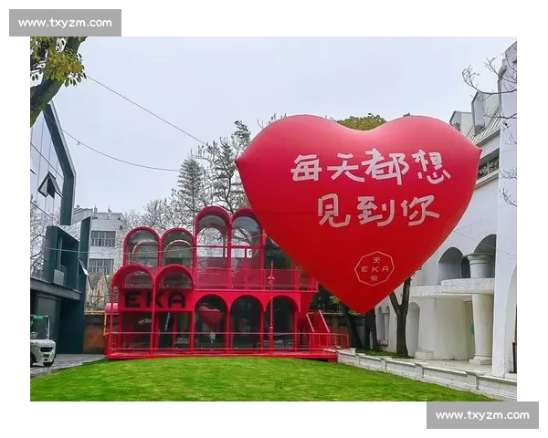 法斗滑板宽窄巷!成都萌宠又添新网红打卡地 法斗滑板宽窄巷!成都萌宠又添新网红打卡地